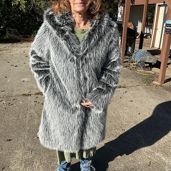 Jackets & Blazers - NWT  Faux Fur Arctic Fox Silver Black Long Thick Heavy Beautifulb Coat Large